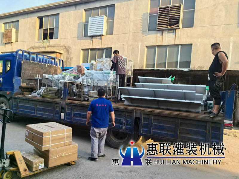 酒水灌裝機(jī)生產(chǎn)線